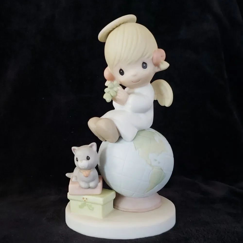 Vintage Precious Moments "Peace On Earth" Porcelain Figurine #E-2804R (1999)